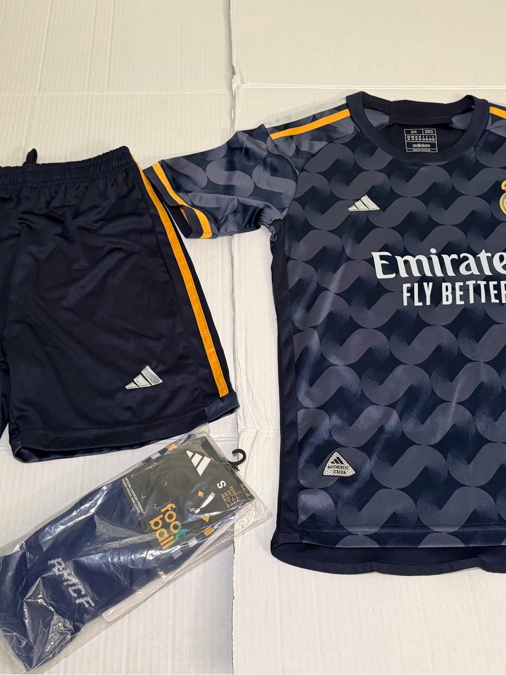 Size 24 Kids Real Madrid Rodrygo #11 23/24 Adidas Gray Away Jersey